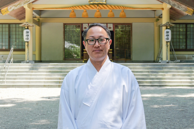 日本で唯一の頭の神様！？　世にも奇妙な由緒が伝わる、頭之宮四方神社にてランパンプスが合格祈願！