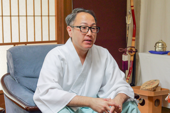 日本で唯一の頭の神様！？　世にも奇妙な由緒が伝わる、頭之宮四方神社にてランパンプスが合格祈願！