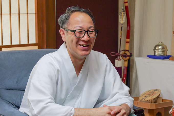日本で唯一の頭の神様！？　世にも奇妙な由緒が伝わる、頭之宮四方神社にてランパンプスが合格祈願！