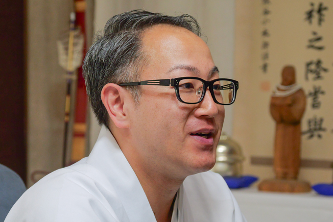 日本で唯一の頭の神様！？　世にも奇妙な由緒が伝わる、頭之宮四方神社にてランパンプスが合格祈願！