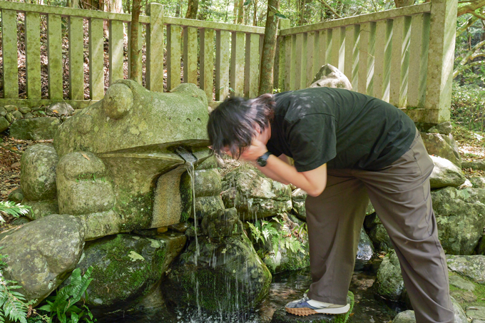 日本で唯一の頭の神様!? 世にも奇妙な由緒が伝わる、頭之宮四方神社にてランパンプスが合格祈願!