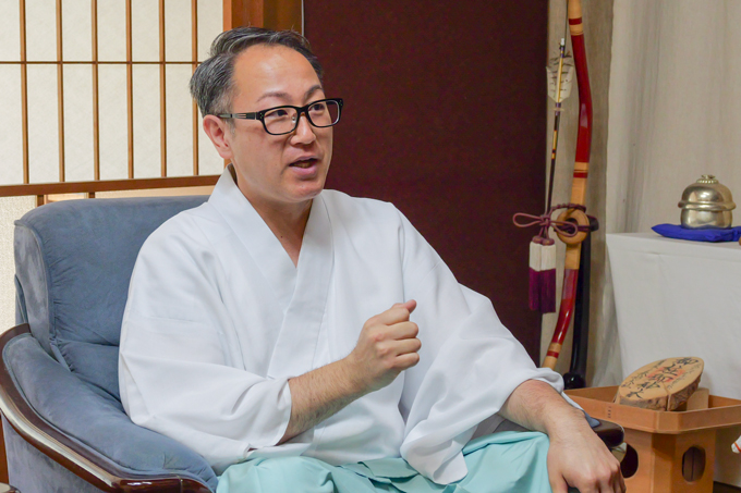 日本で唯一の頭の神様！？　世にも奇妙な由緒が伝わる、頭之宮四方神社にてランパンプスが合格祈願！