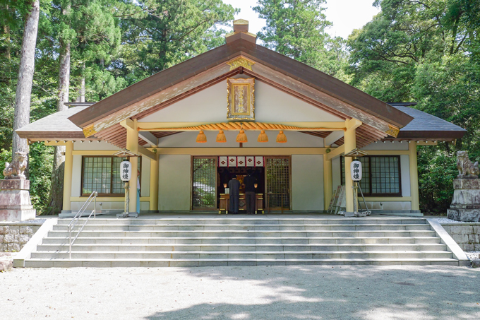 日本で唯一の頭の神様！？　世にも奇妙な由緒が伝わる、頭之宮四方神社にてランパンプスが合格祈願！