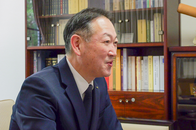 全国にたった2校だけ！？　西日本を代表する神道学科を有する、皇學館大学にてランパンプスが徹底取材！