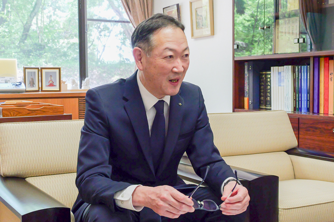 全国にたった2校だけ！？　西日本を代表する神道学科を有する、皇學館大学にてランパンプスが徹底取材！