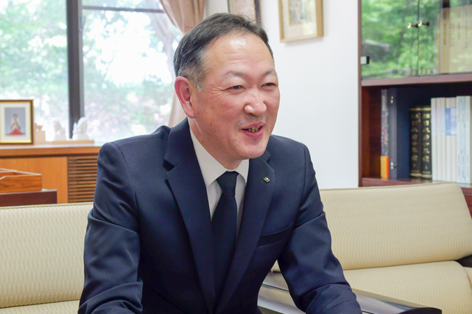全国にたった2校だけ！？　西日本を代表する神道学科を有する、皇學館大学にてランパンプスが徹底取材！