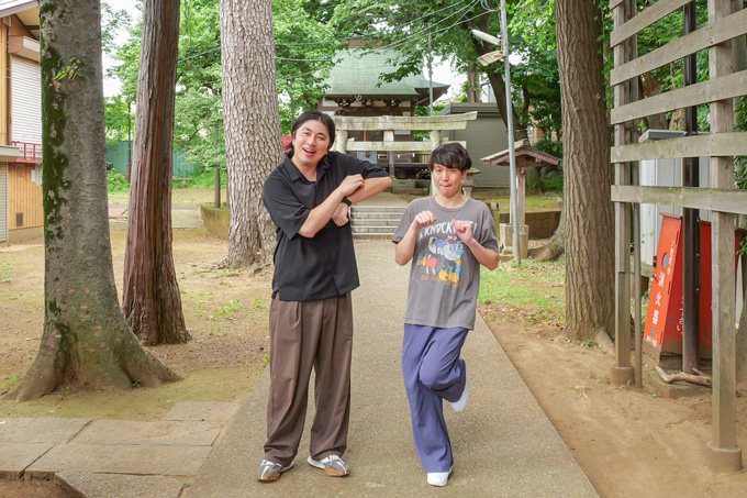 文章が上達する神社！？　筆塚を有する東谷北野神社にてランパンプスが合格祈願！