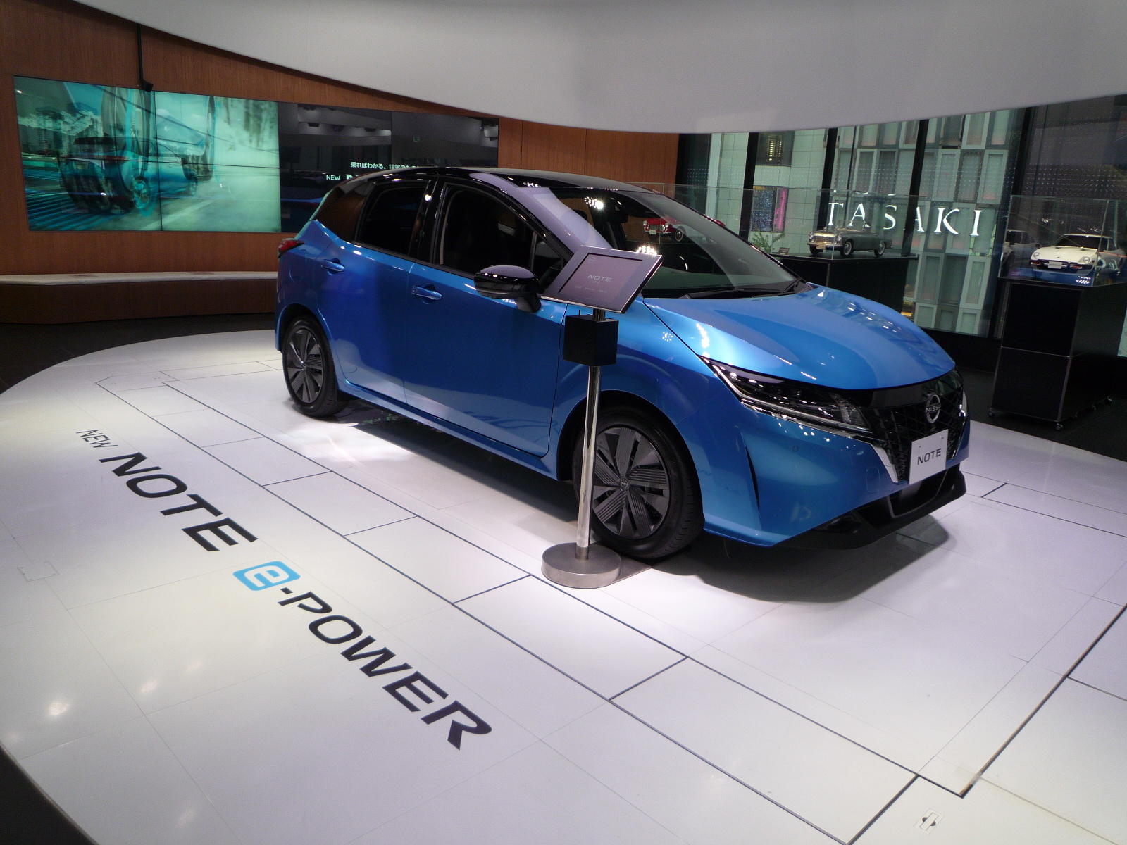 e-POWER専用車の「ノート」(前期型)