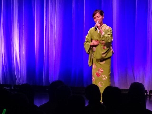 石原詢子