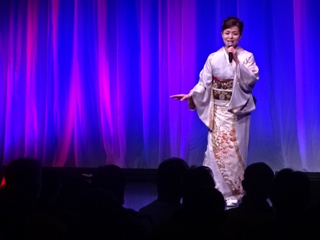 石原詢子
