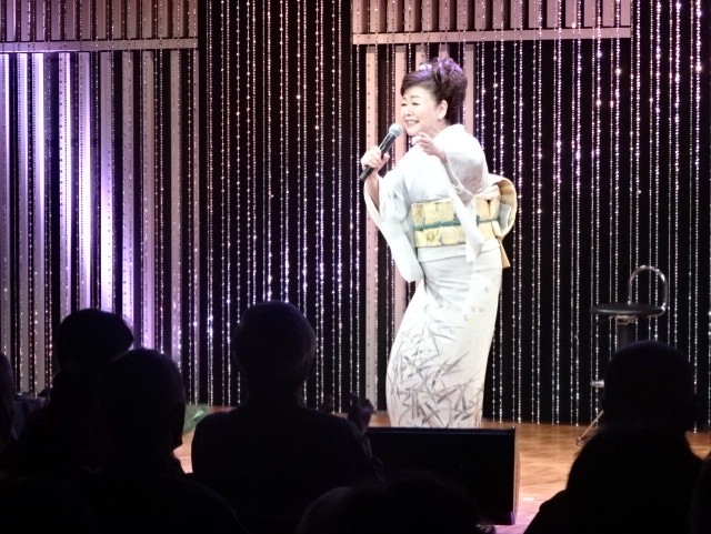 中村美律子