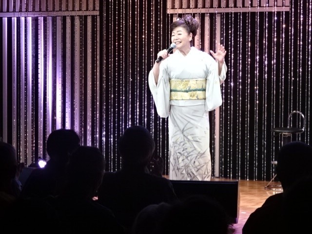 中村美律子