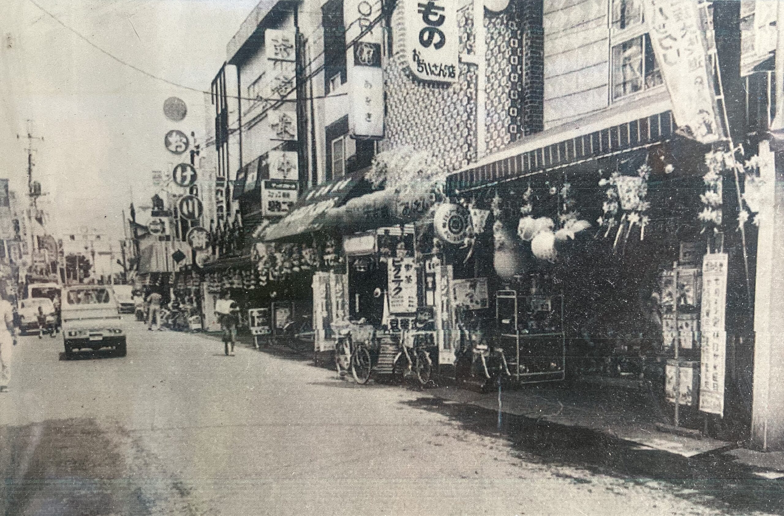 賑わいを見せていた頃の桶川駅東口商店街