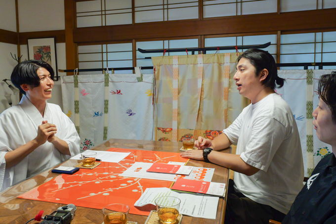 息を止めて3周回ると願いが叶う泉！？　白蛇龍神を祀る、金澤神社にてランパンプスが合格祈願！