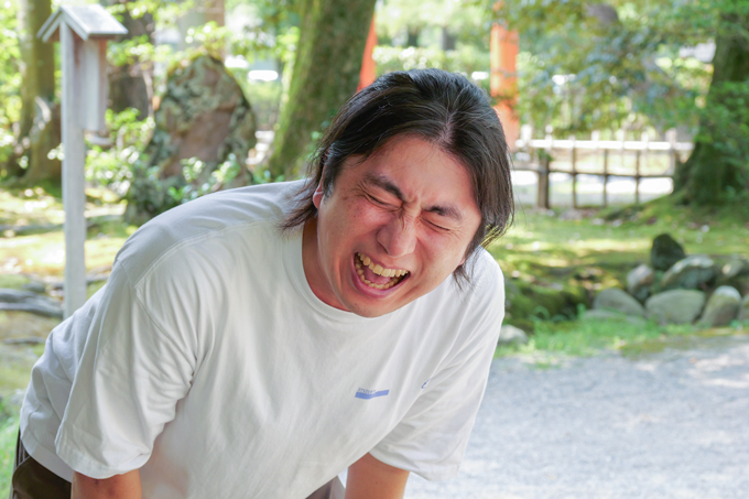 息を止めて3周回ると願いが叶う泉！？　白蛇龍神を祀る、金澤神社にてランパンプスが合格祈願！