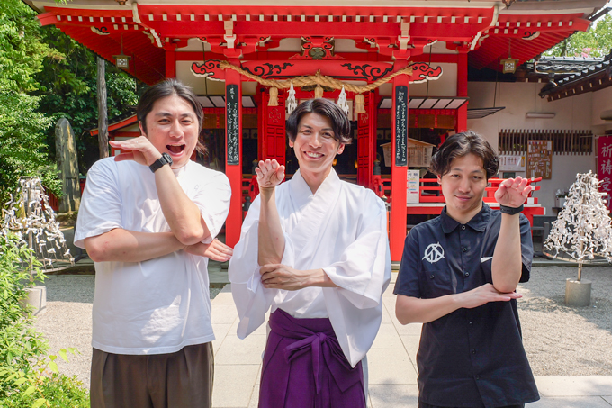 息を止めて3周回ると願いが叶う泉！？　白蛇龍神を祀る、金澤神社にてランパンプスが合格祈願！