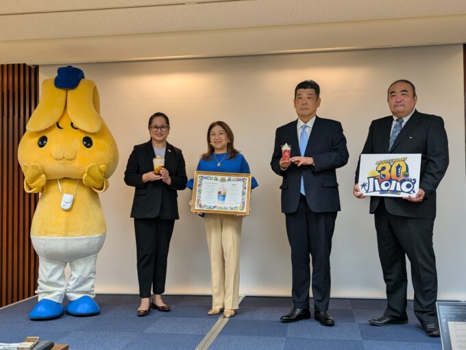 フィリピン大使館で行われた感謝状贈呈式