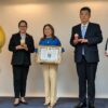 ミニストップ「ハロハロ」30周年 駐日フィリピン大使に感謝状