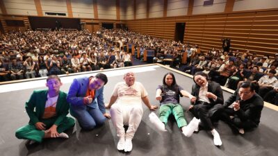 トム・ブラウン「ニッ圧」初の番組イベントにリスナー400人が大爆笑！