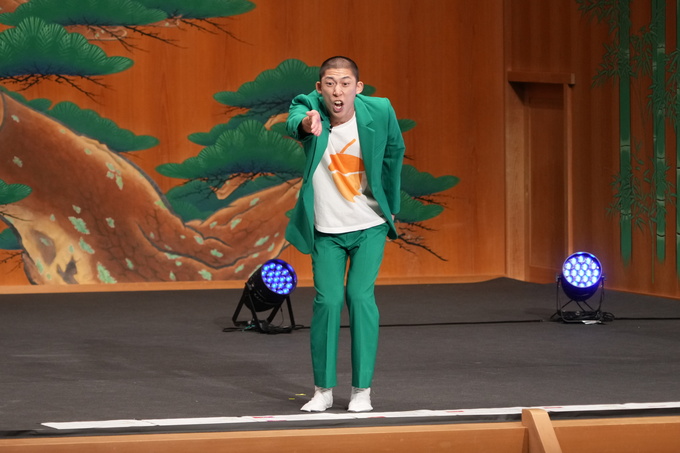 「オールナイトニッポンPODCAST トム・ブラウンのニッポン放送圧縮祭2025in観世能楽堂」