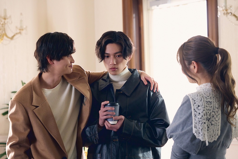 (C)餡蜜／講談社 (C)2025 映画「隣のステラ」製作委員会