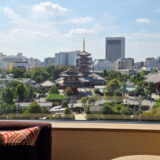 窓からは浅草寺を一望できる。「これぞ浅草！」な絶景ビュー。