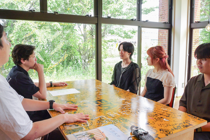複数の学問を融合して社会課題を解決！？　分野を横断して学ぶ、金沢大学の学生にランパンプスがインタビュー！