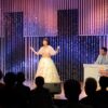 水森かおり　歌謡ショー司会者・西寄ひがしの”前口上”で歌声キラリ！ 観客うっとり！