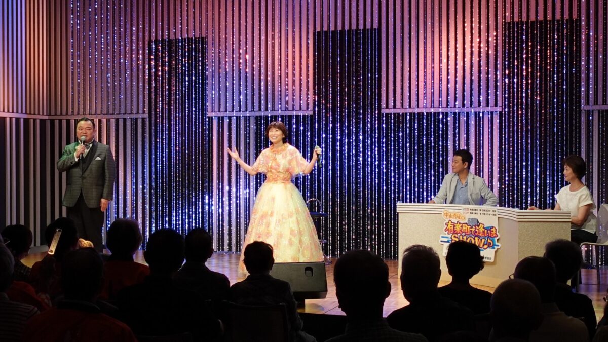 水森かおり 歌謡ショー司会者・西寄ひがしの”前口上”で歌声キラリ