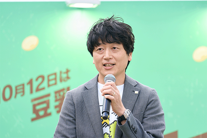 『キッコーマン豆乳Presents 豆乳フェス2025』オープニングイベントにマヂカルラブリー&秋元真夏が登場 10月12日『豆乳の日』を前に美味しい豆乳飲料を堪能