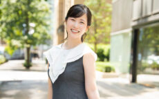 「いつもと違う雰囲気のお洋服を選んでみたくなって、ちょっと遊び心が出ちゃいました(笑)」 東島衣里アナウンサー