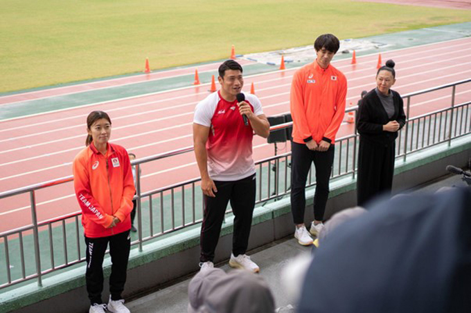 岡田海緒選手、湯上剛輝選手、豊田兼選手