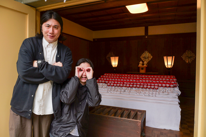 ひとり一回鐘がつける!? 古くから学問の神様を祀る、神社前鳥神社にてランパンプスが合格祈願!
