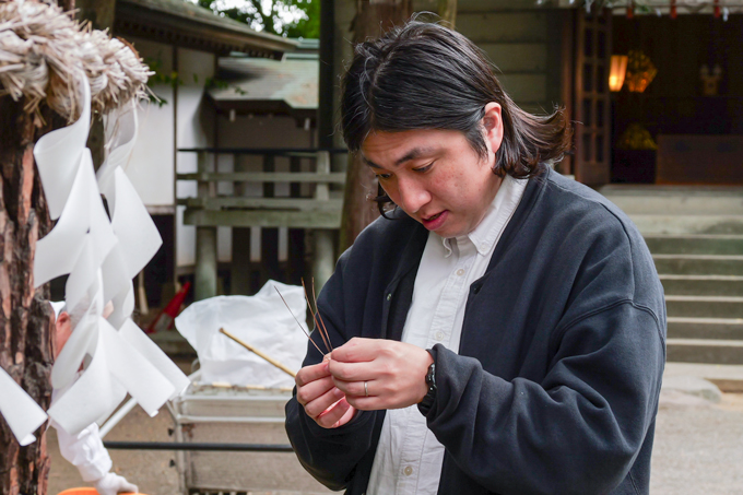 ひとり一回鐘がつける!? 古くから学問の神様を祀る、神社前鳥神社にてランパンプスが合格祈願!