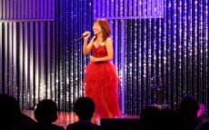 工藤夕貴、誰でも弾けるNEW楽器『インスタコード』で心地よい音色にうっとり