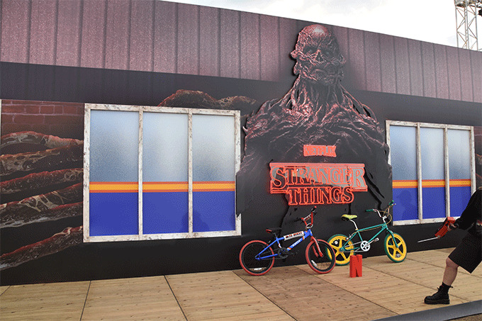 『ストレンジャー・シングス 未知の世界5』ついに配信開始！ 来日イベントに2000人のファン熱狂の写真