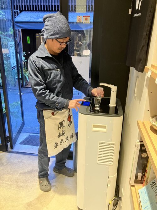 株式会社アクアムが開発した「空気製水器」