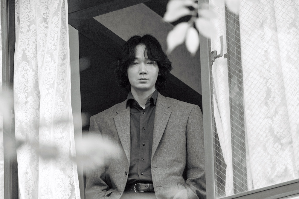 『星と月は天の穴』綾野剛が恋愛拗らせ中年男を熱演！