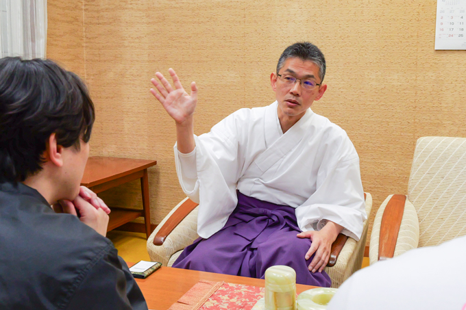 カラスが導いた神の島？！　平清盛公も信仰した世界遺産、嚴島神社にてランパンプスが合格祈願！