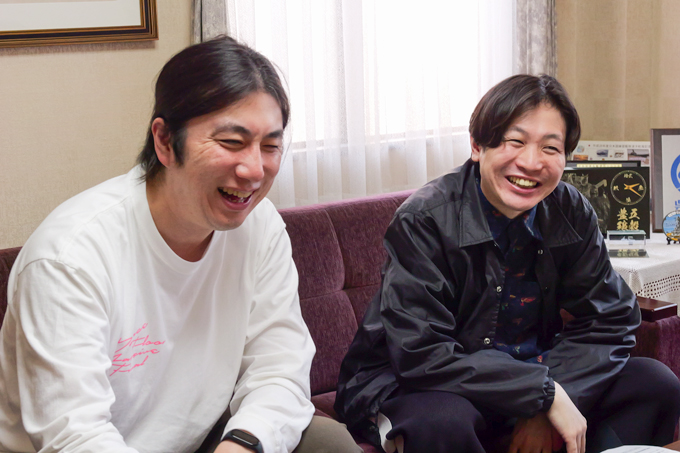 正体は口外禁止の鬼「やぶ」とは！？　海を望む呉の総鎮守、亀山神社にてランパンプスが合格祈願！