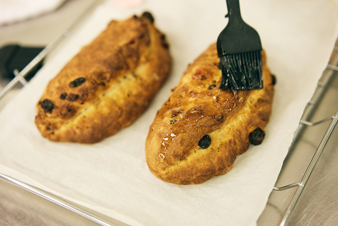 ホイロを終えたら180度で焼成