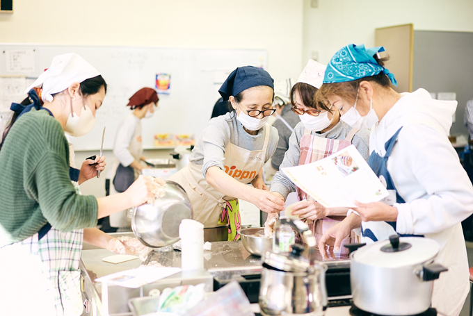 KAMEの会が主催するパン教室の様子