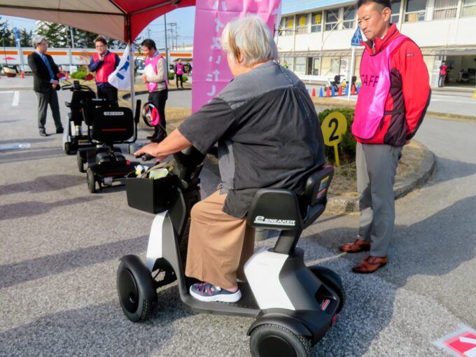 小型電動モビリティ試乗の様子