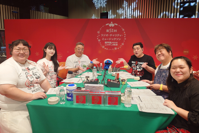 石塚英彦、安藤なつ、田辺智加