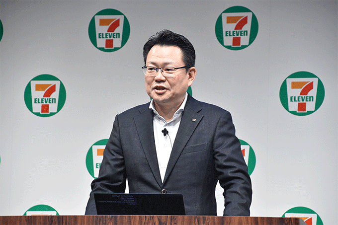 セブン‐イレブン、ちいかわコラボで来店客数が前月比1.6倍に拡大!今年のクリスマスも「ちいかわと冬をたのしんじゃお!セブン‐イレブン×ちいかわ」