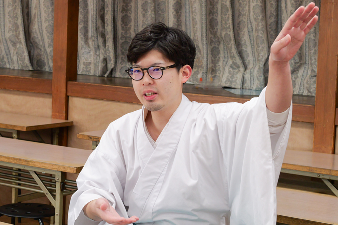 怪談会やコスプレイベントも!? 地域に開かれた新宿下落合氷川神社にてランパンプスが合格祈願!