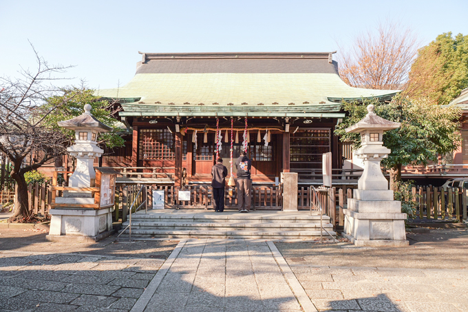 怪談会やコスプレイベントも!? 地域に開かれた新宿下落合氷川神社にてランパンプスが合格祈願!
