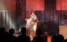 原田悠里、Gパン姿で「おんな山本譲二で行け！」から始まった歌手人生