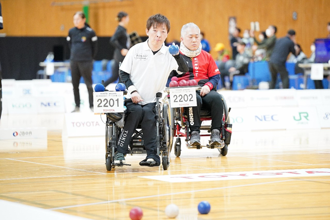 男子BC2は、杉村(左)がライバル対決を制した