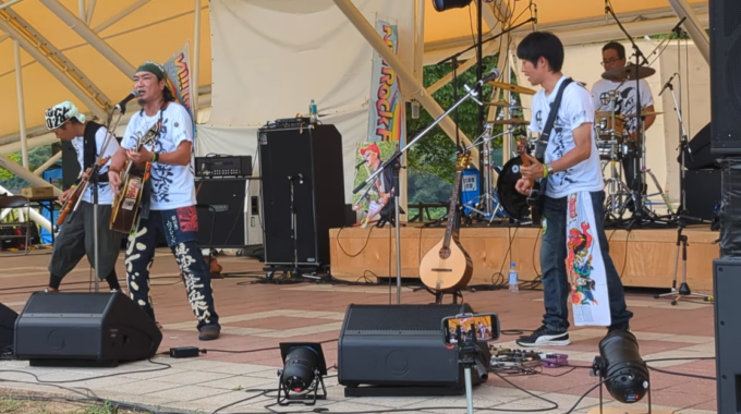 結成25周年を迎えた「ホイドーズ」